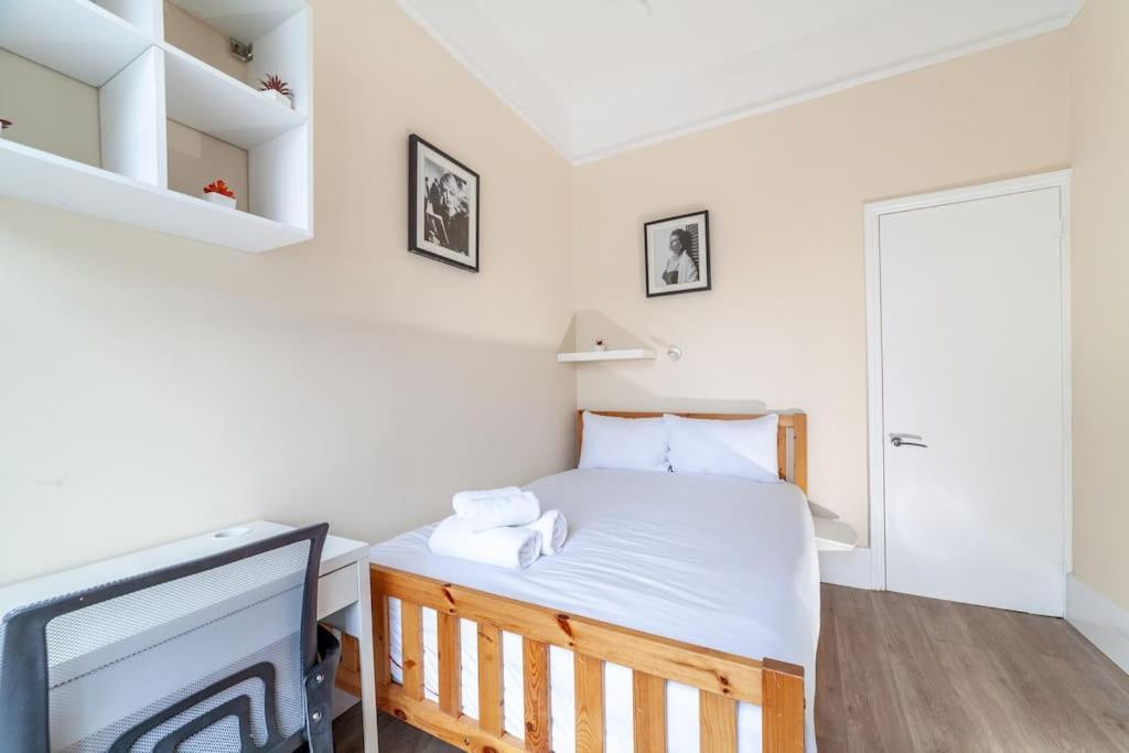 Spacious & Central 3-Bed Flat By Popular Waterloo! Λονδίνο Εξωτερικό φωτογραφία